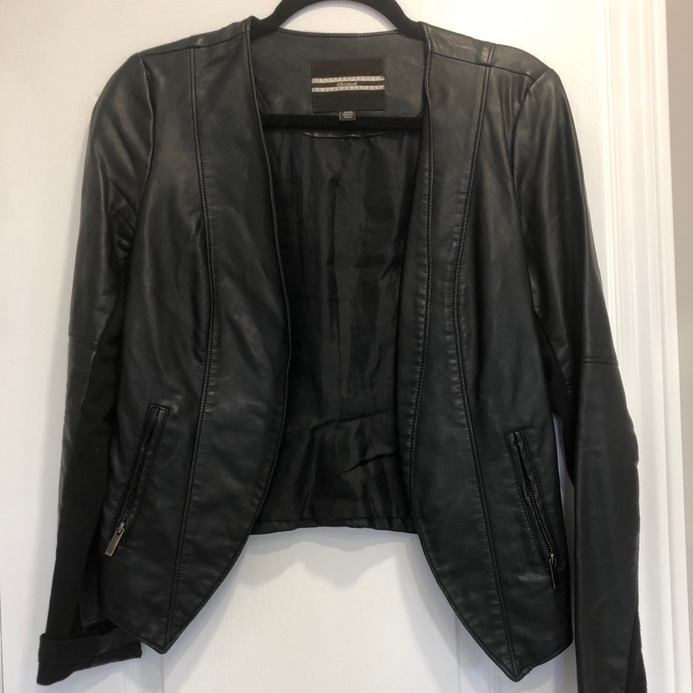 🦄SALE 2 for $20🦄 black leather blazer
